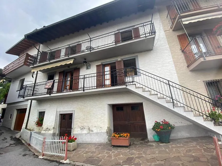 Holiday home Casa Vacanze Il Pettirosso. Pisogne