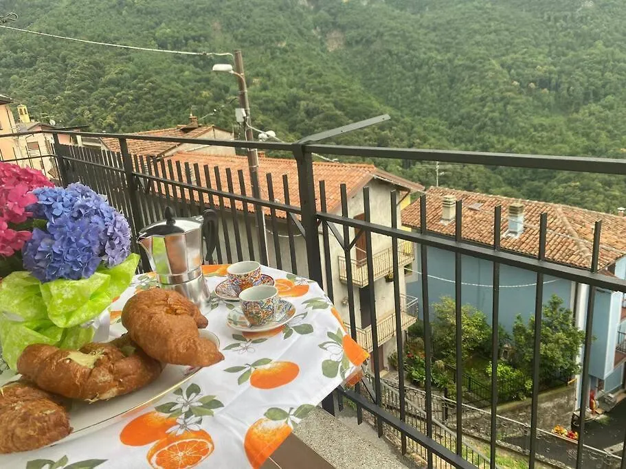 Casa Vacanze Il Pettirosso. Pisogne 0*,