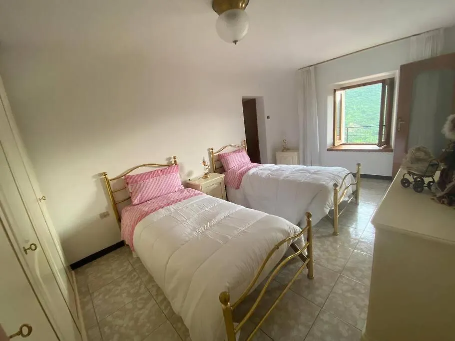 Holiday home Casa Vacanze Il Pettirosso. Pisogne