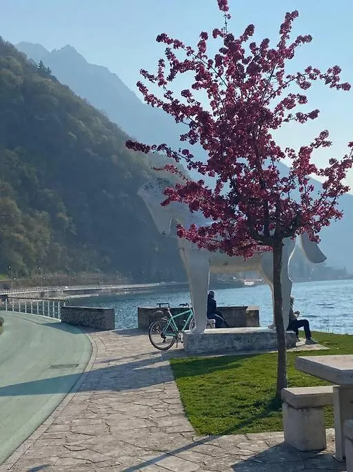 Casa Vacanze Il Pettirosso. Pisogne 0*,  Italy
